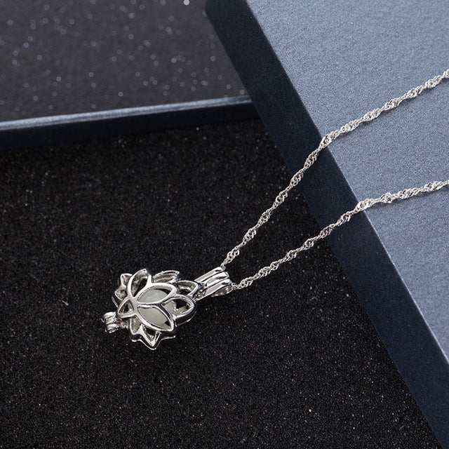 New Europe and the United States popular lotus phase box luminous pendant female fashion simple night luminous necklace small jewelry wholesale
