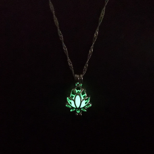 New Europe and the United States popular lotus phase box luminous pendant female fashion simple night luminous necklace small jewelry wholesale