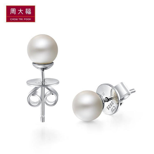 周大福珠宝首饰典雅大方925银珍珠耳钉AQ32849