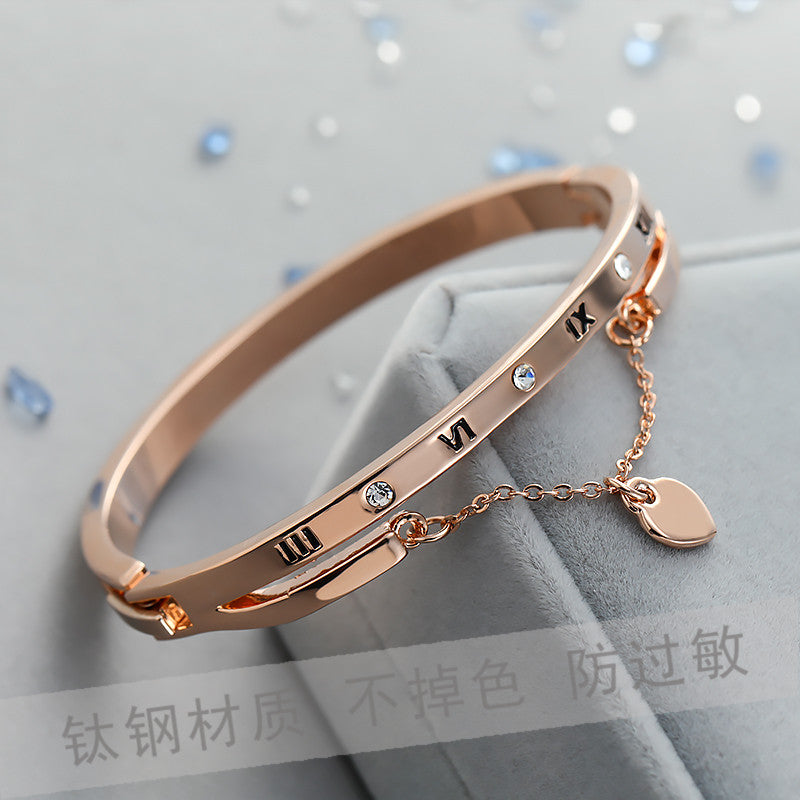 爱心钛钢玫瑰金小众设计手镯女首饰网红冷淡风镯子不掉色手饰品dw