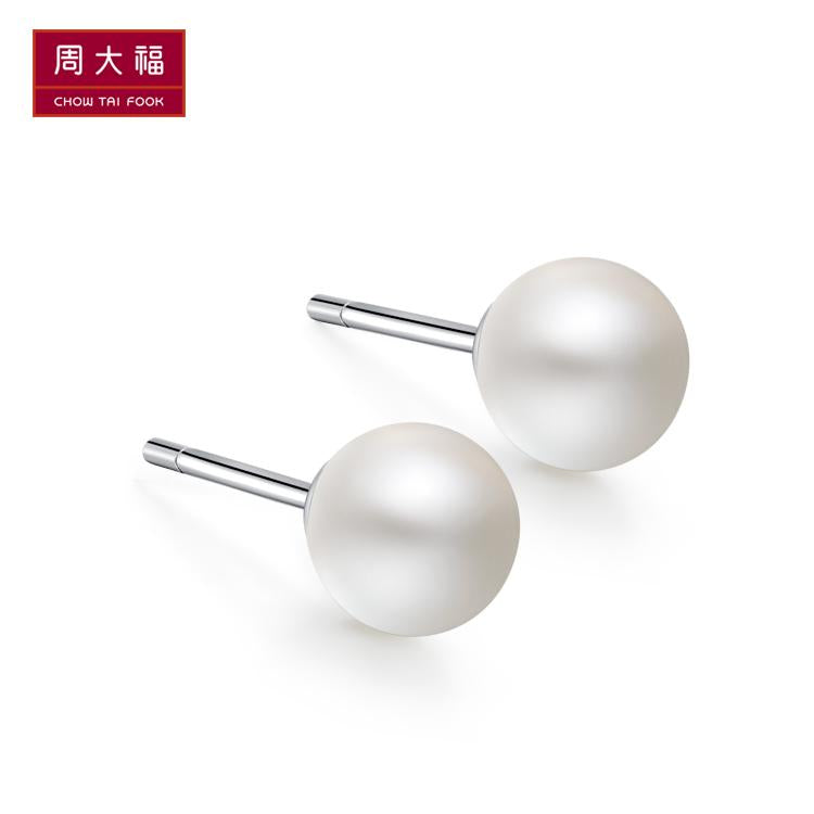 周大福珠宝首饰典雅大方925银珍珠耳钉AQ32849